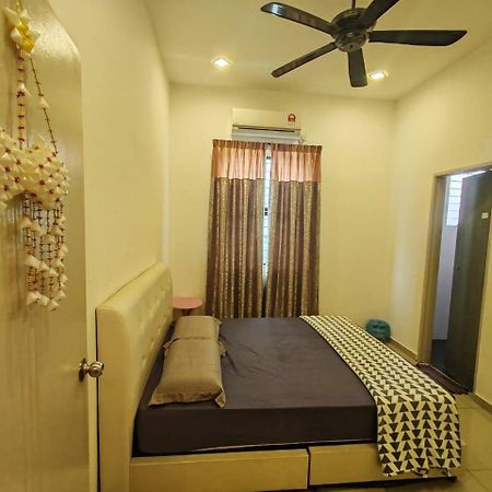 Teluk Batik 17Paradisehome Private Pool Karaoke Snooker Bbq 15Pax Lumut Eksteriør billede