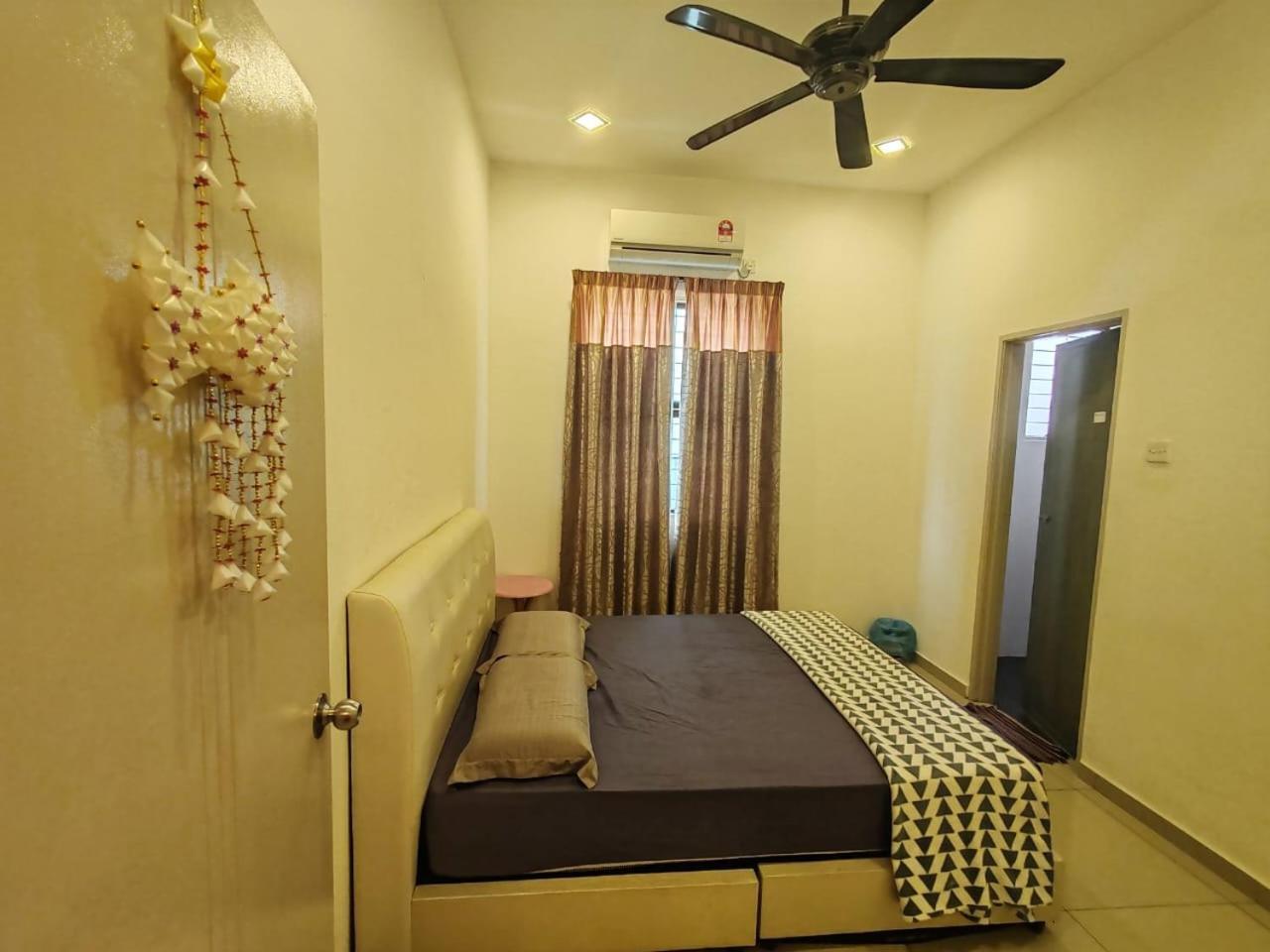 Teluk Batik 17Paradisehome Private Pool Karaoke Snooker Bbq 15Pax Lumut Eksteriør billede