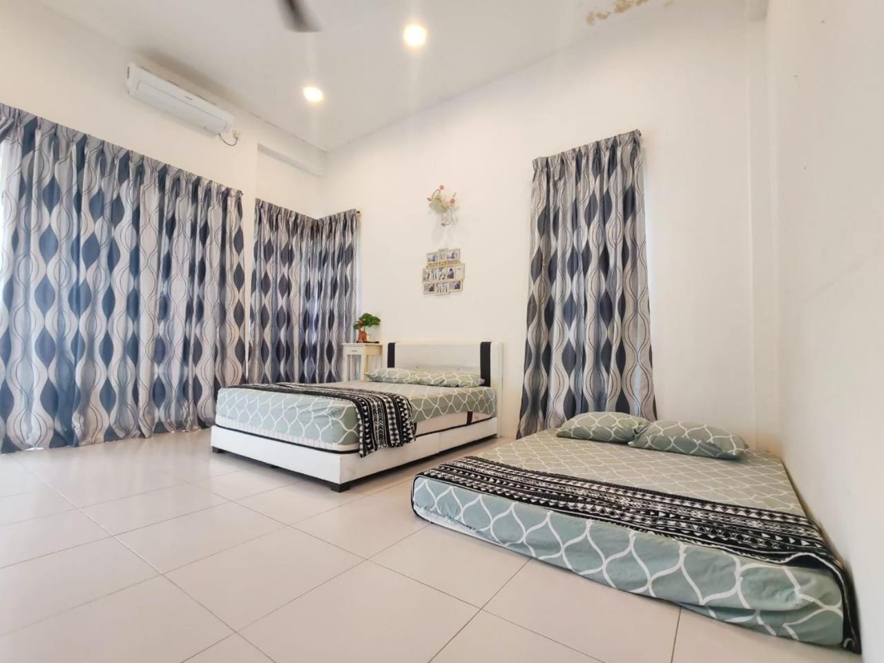 Teluk Batik 17Paradisehome Private Pool Karaoke Snooker Bbq 15Pax Lumut Eksteriør billede